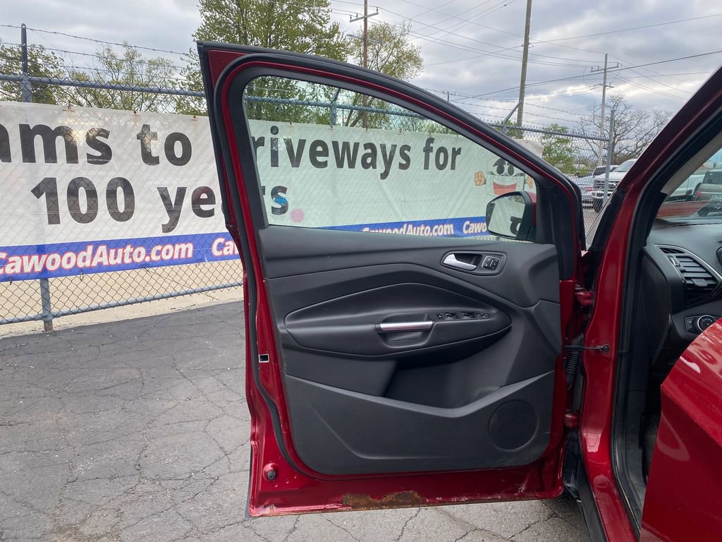 Used 2017 Ford Escape Titanium w/ Canadian Touring Package AWD/4WD image 13