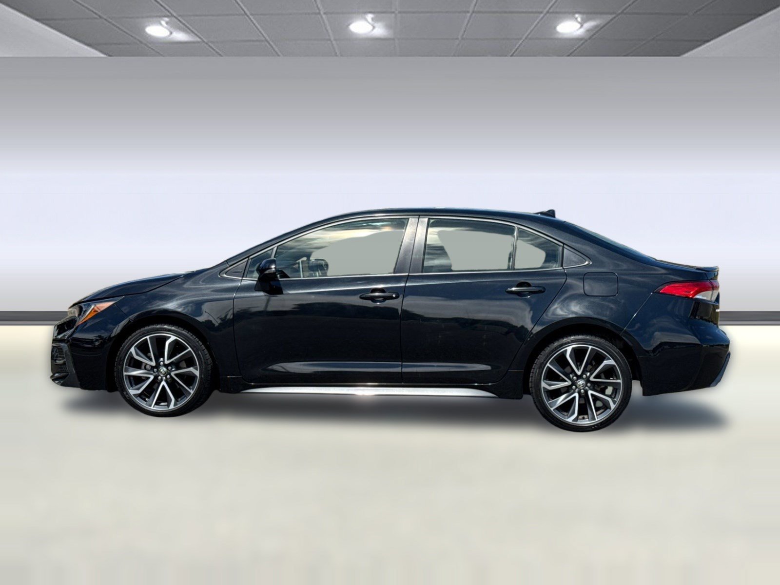 Used 2021 Toyota Corolla SE w/ Carpet Mat Package (TMS) FWD image 2