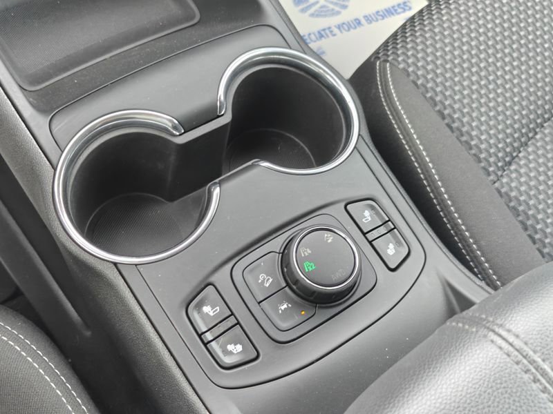 Used 2023 GMC Terrain SLE w/ Driver Convenience Package image 35