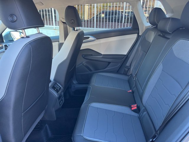 New 2026 Volkswagen Taos SE image 14