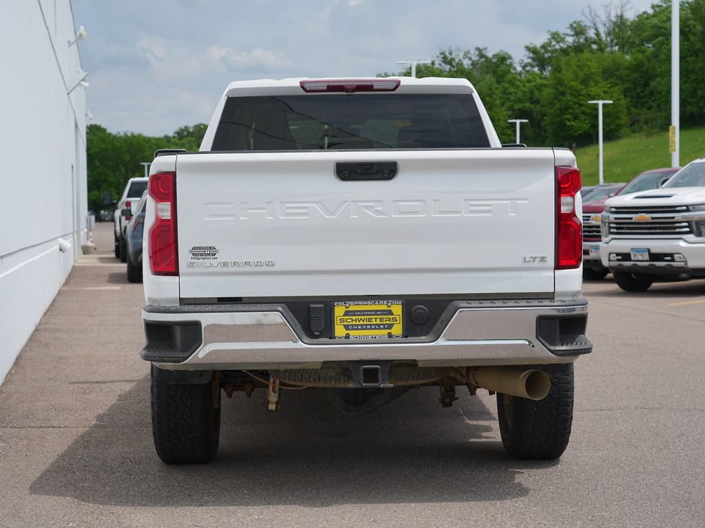Used 2022 Chevrolet Silverado 3500 LTZ AWD/4WD image 4