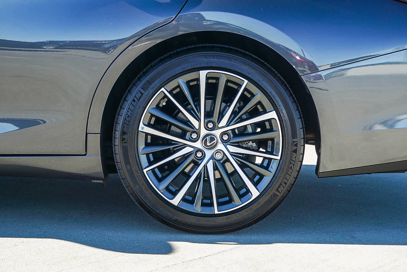 Certified 2023 Lexus ES 350 w/ Premium Package image 8