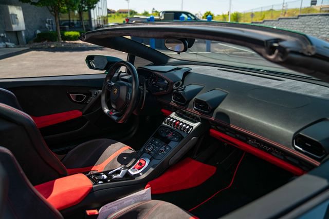 Used 2016 Lamborghini Huracan LP 610-4 AWD/4WD image 37