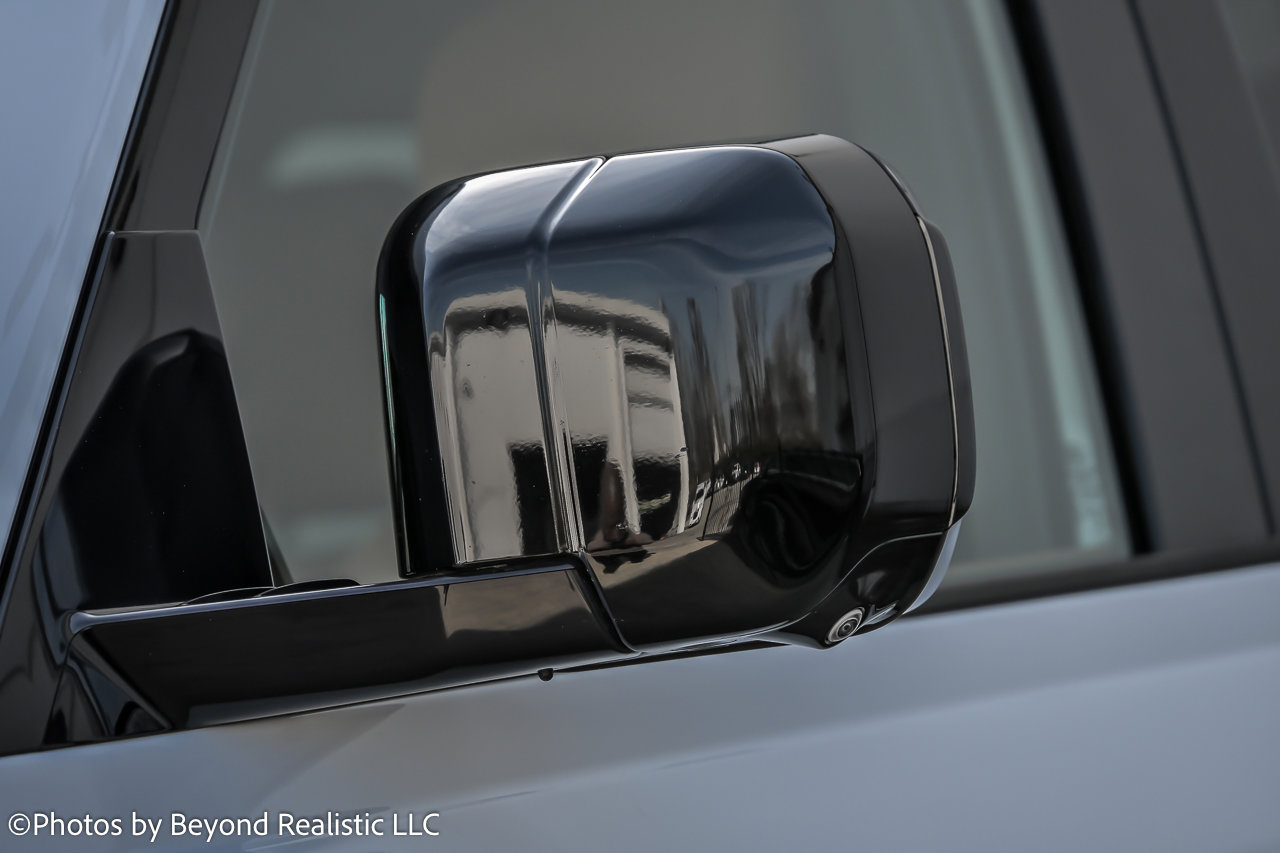 Used 2023 Land Rover Defender 130 SE image 13