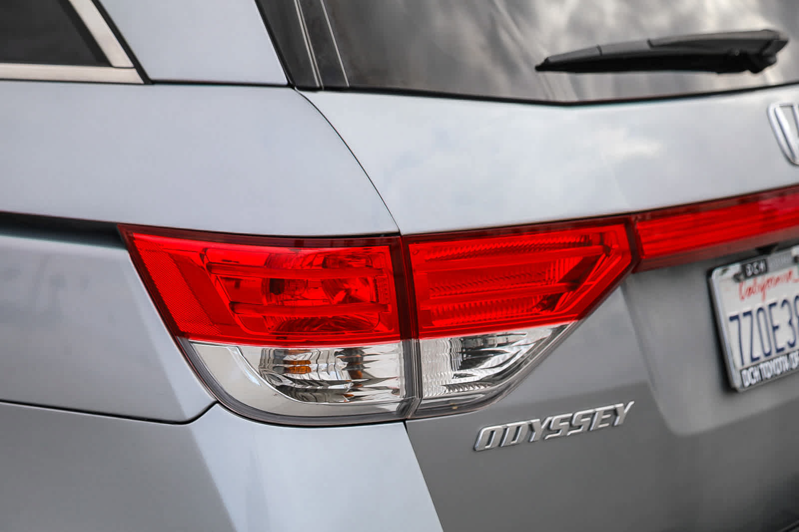 Used 2016 Honda Odyssey Touring Elite image 9
