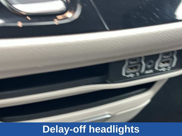 Used 2022 Chrysler Voyager LX FWD image 40