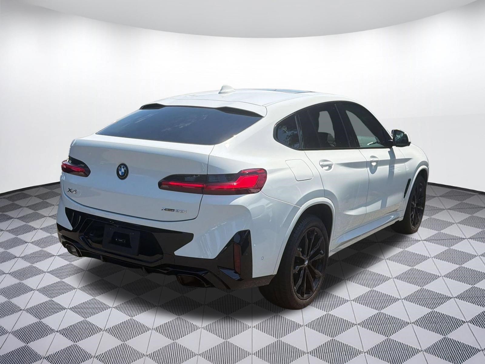 Used 2025 BMW X4 xDrive30i w/ Premium Package AWD/4WD image 9