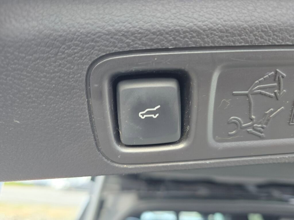 Used 2018 Ford Expedition Limited image 12