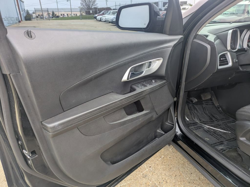 Used 2017 Chevrolet Equinox LT FWD image 11