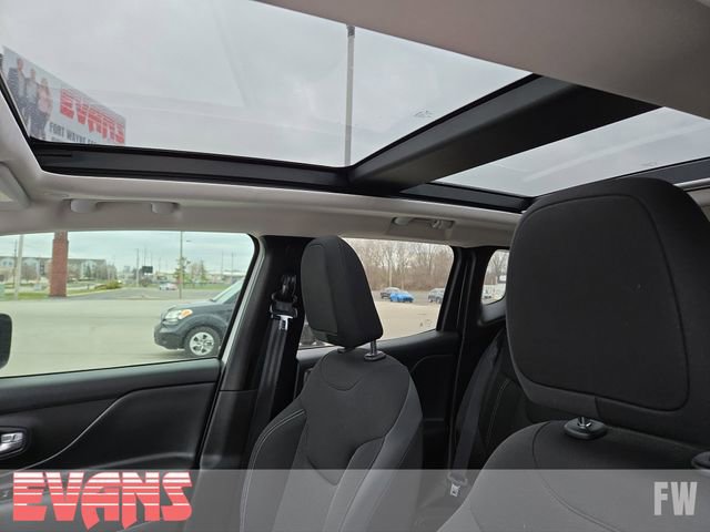 Used 2023 Jeep Renegade Latitude w/ Sun/Sound Group image 24