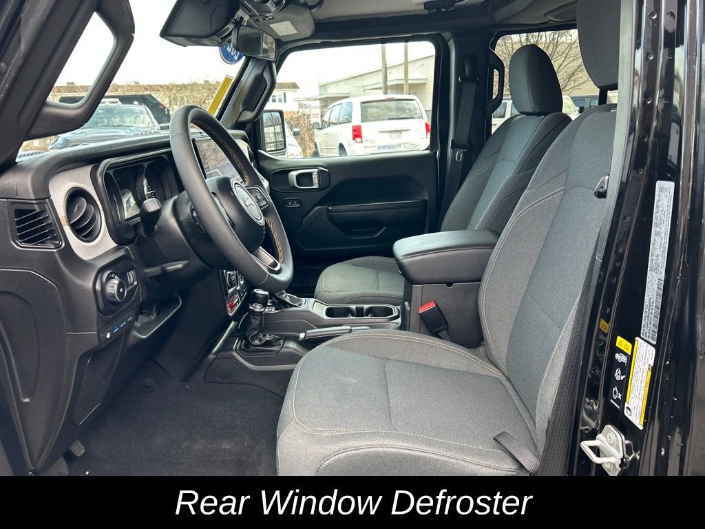 Used 2024 Jeep Wrangler Unlimited image 15