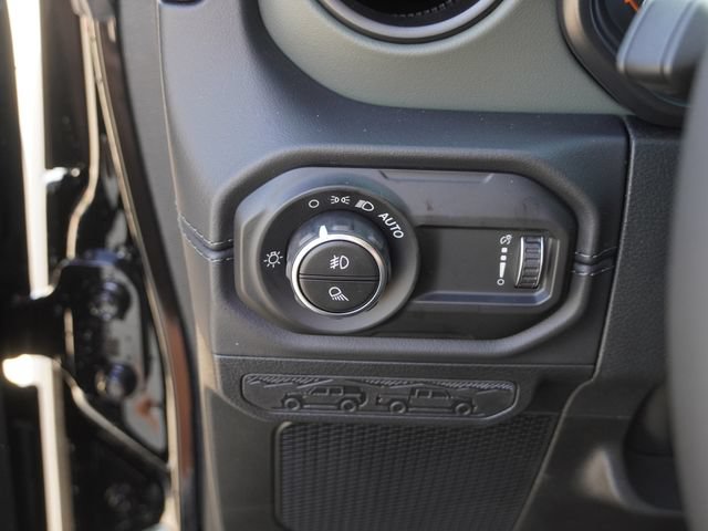 New 2026 Jeep Gladiator Mojave w/ Safety Group AWD/4WD image 20