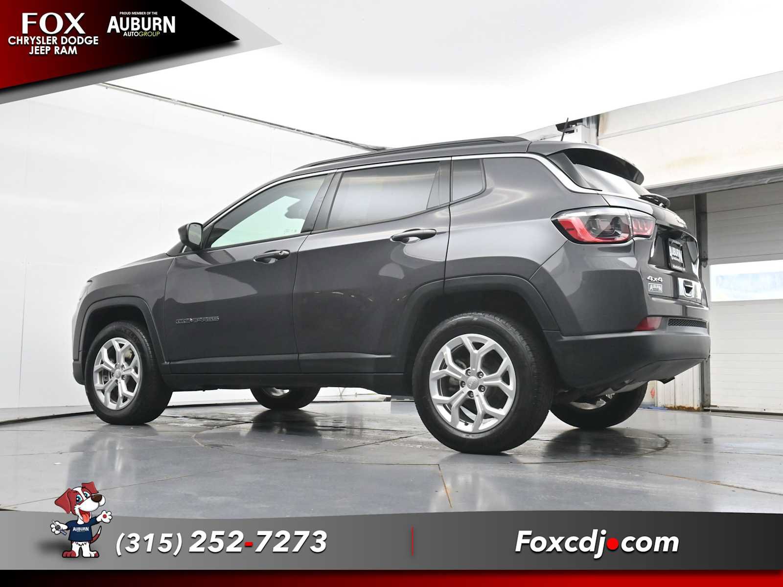 Used 2024 Jeep Compass Latitude w/ Convenience Group AWD/4WD image 23