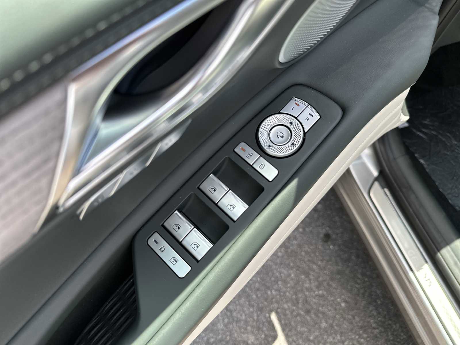 New 2026 Genesis GV80 2.5T Advanced image 14