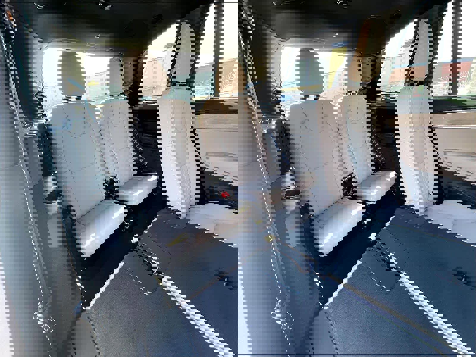 New 2026 Volvo XC90 T8 Plus w/ Protection Package Premier image 28