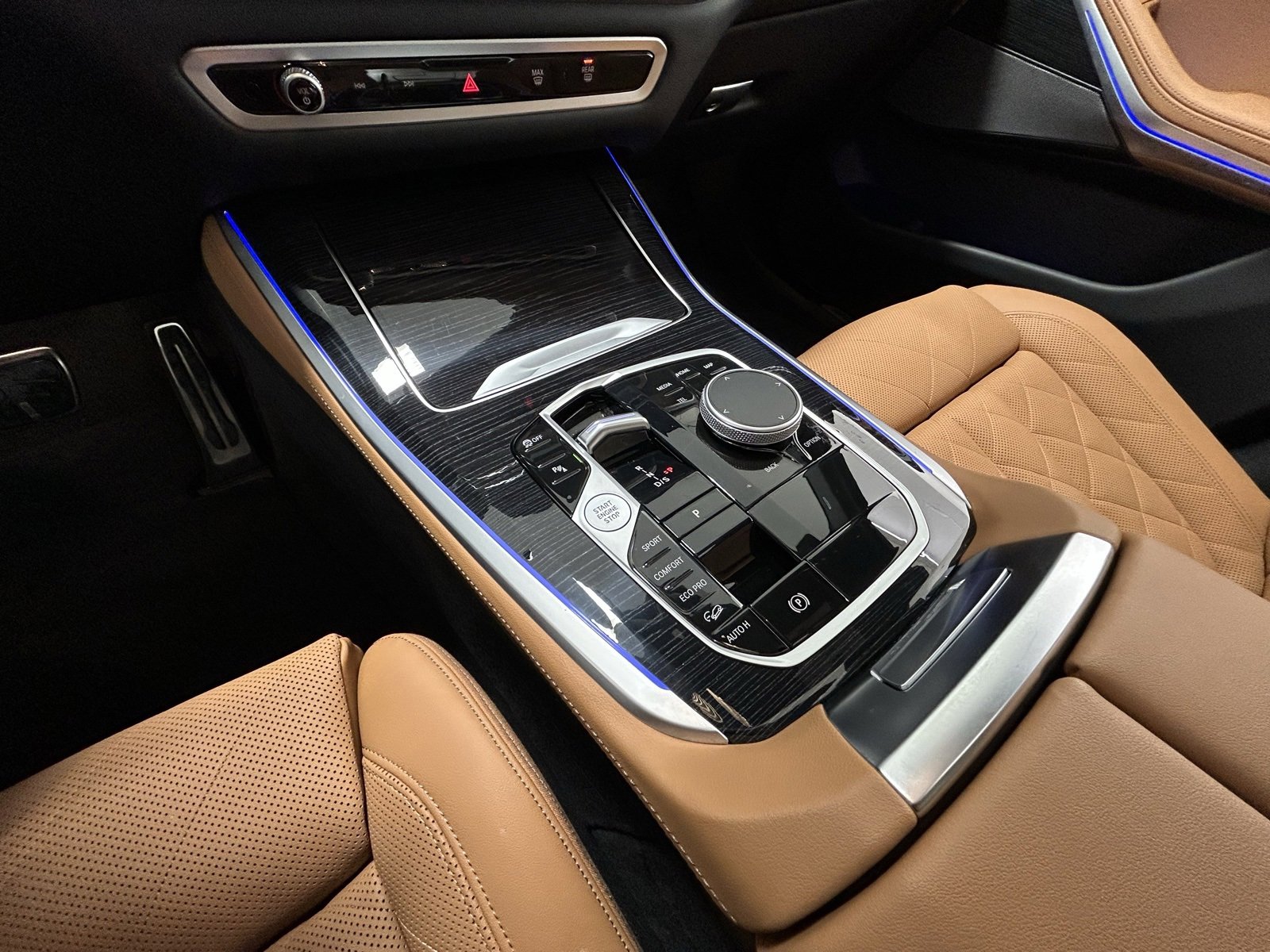 Used 2025 BMW X5 M60i w/ Parking Assistance Package image 22