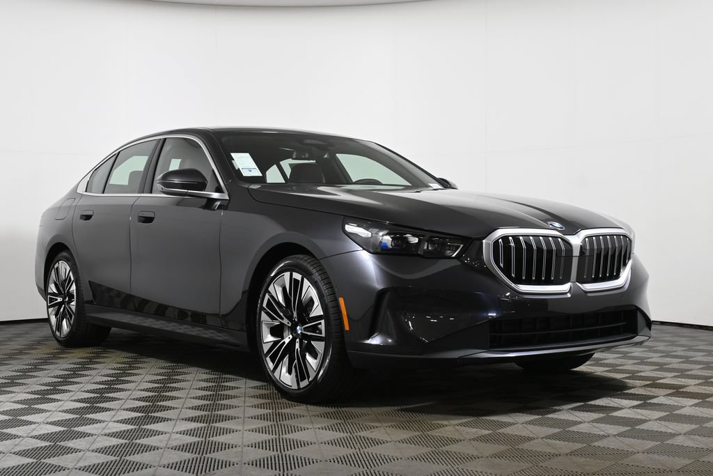 Used 2026 BMW 530i xDrive w/ Premium Package AWD/4WD image 9