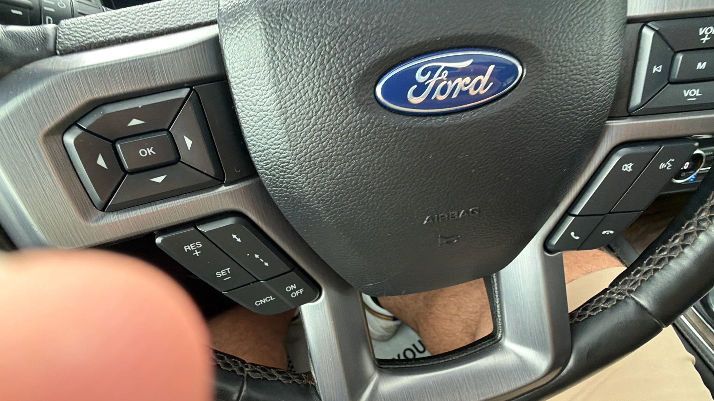 Used 2019 Ford Expedition Platinum AWD/4WD image 17