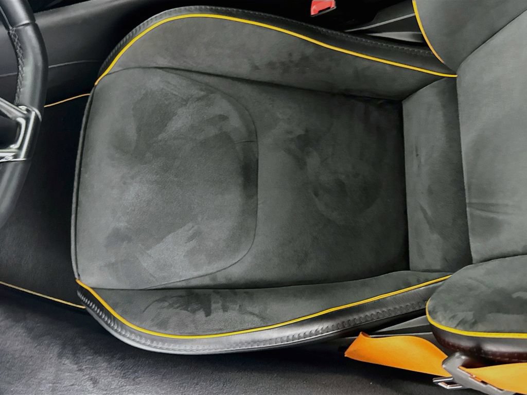 Used 2023 McLaren Artura RWD image 20