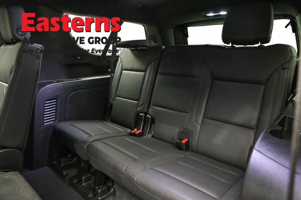 Used 2025 Chevrolet Suburban Z71 AWD/4WD image 28