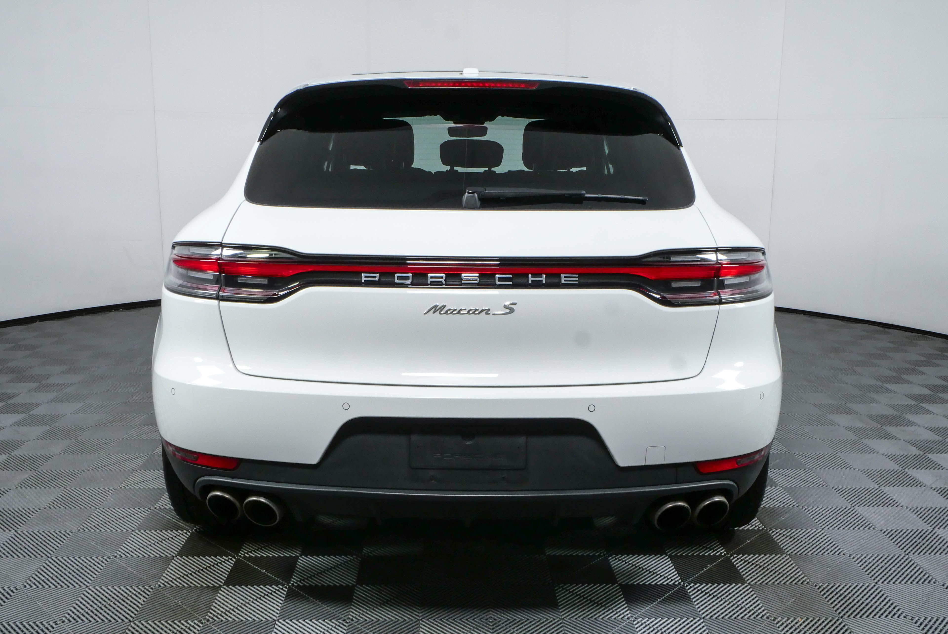 Certified 2021 Porsche Macan S AWD/4WD image 32