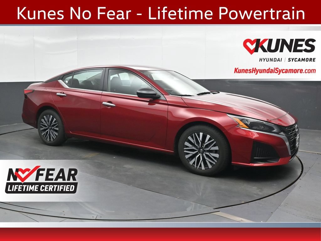 Used 2025 Nissan Altima 2.5 SV FWD image 1