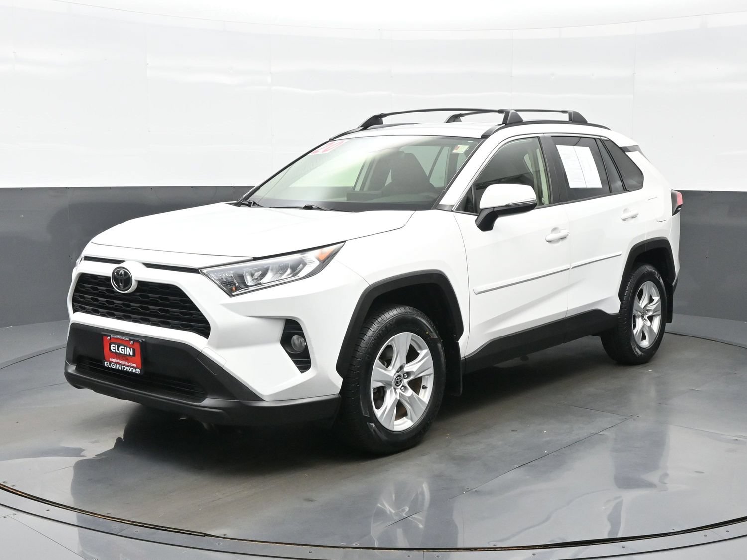 Used 2020 Toyota RAV4 XLE w/ XLE Grade Weather Package AWD/4WD image 2