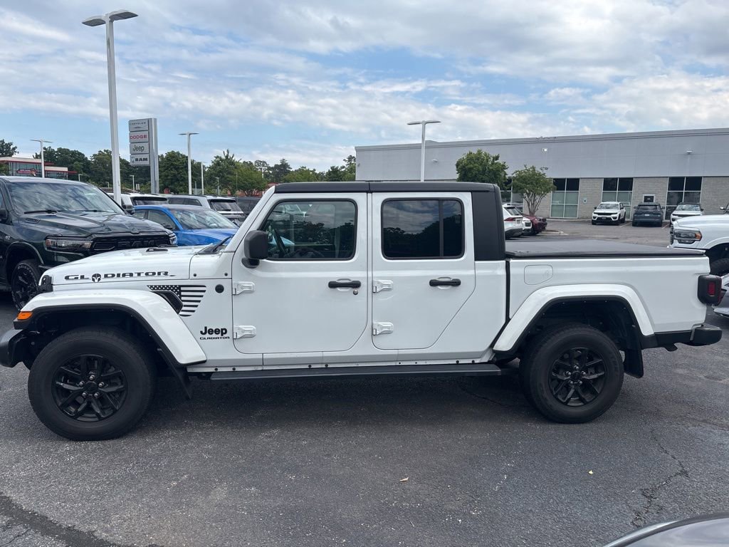 Used 2022 Jeep Gladiator Sport AWD/4WD image 4