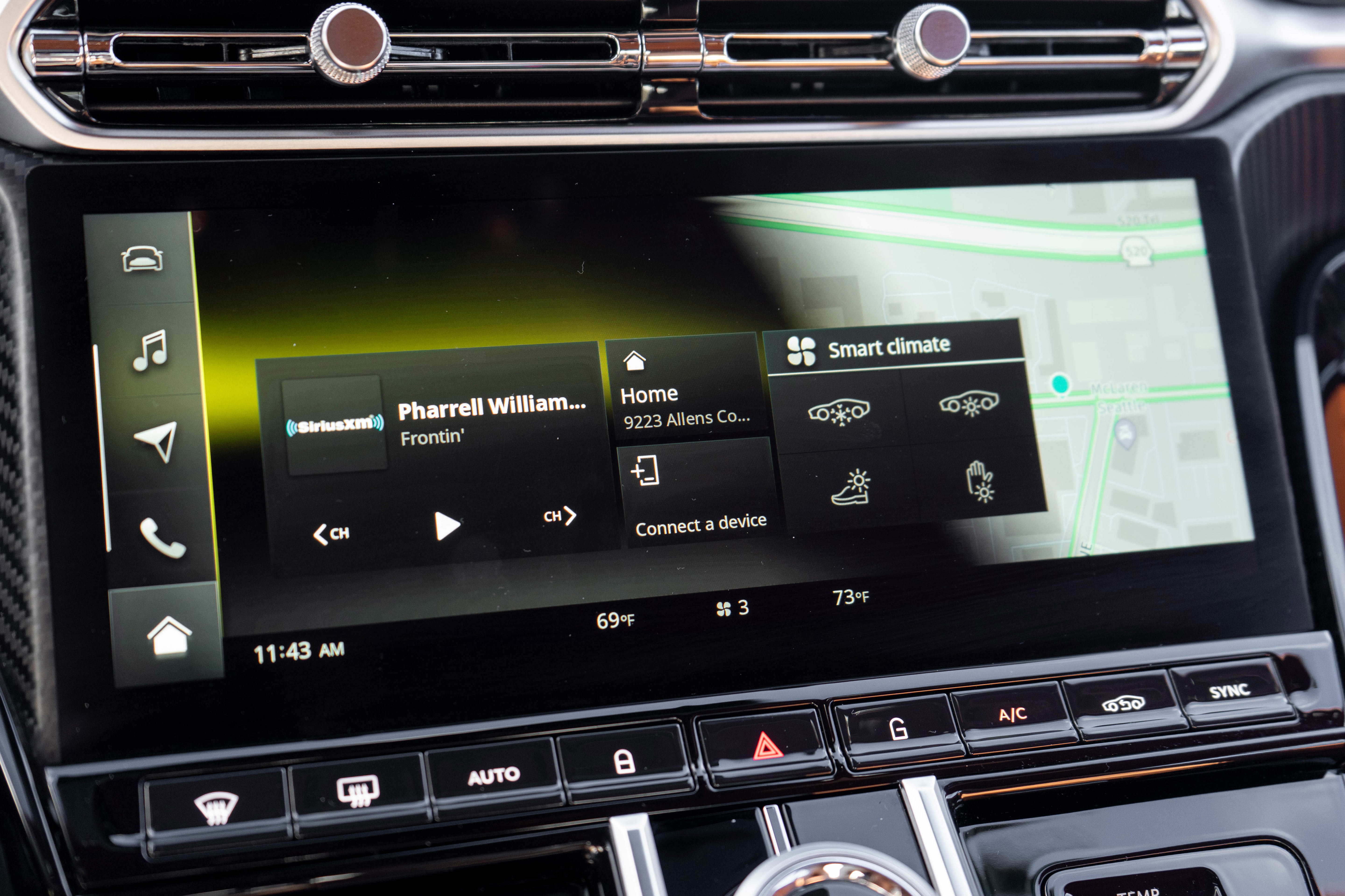 Used 2025 Aston Martin V8 Vantage Coupe image 17