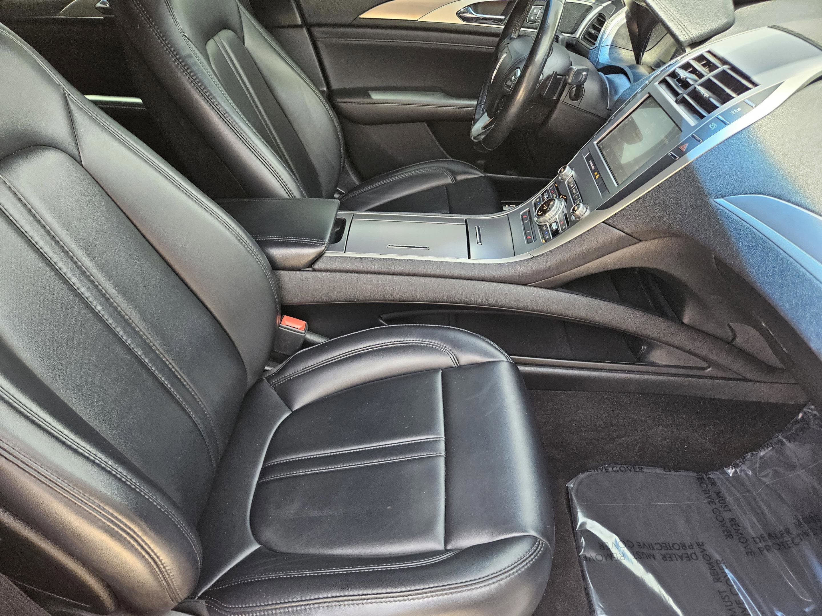 Used 2020 Lincoln MKZ w/ Convenience Package image 6