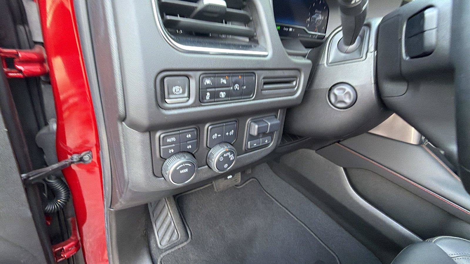 Used 2023 Chevrolet Suburban RST w/ Luxury Package AWD/4WD image 28