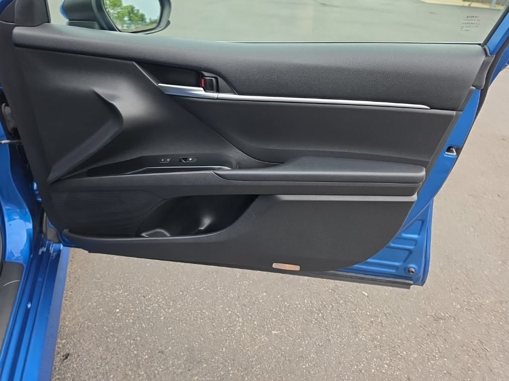 Used 2019 Toyota Camry LE FWD image 29