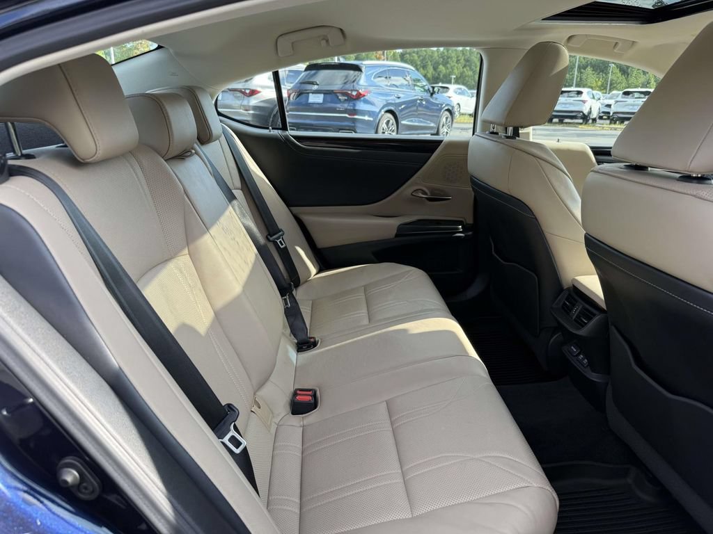 Used 2020 Lexus ES 300h w/ Accessory Package FWD image 16