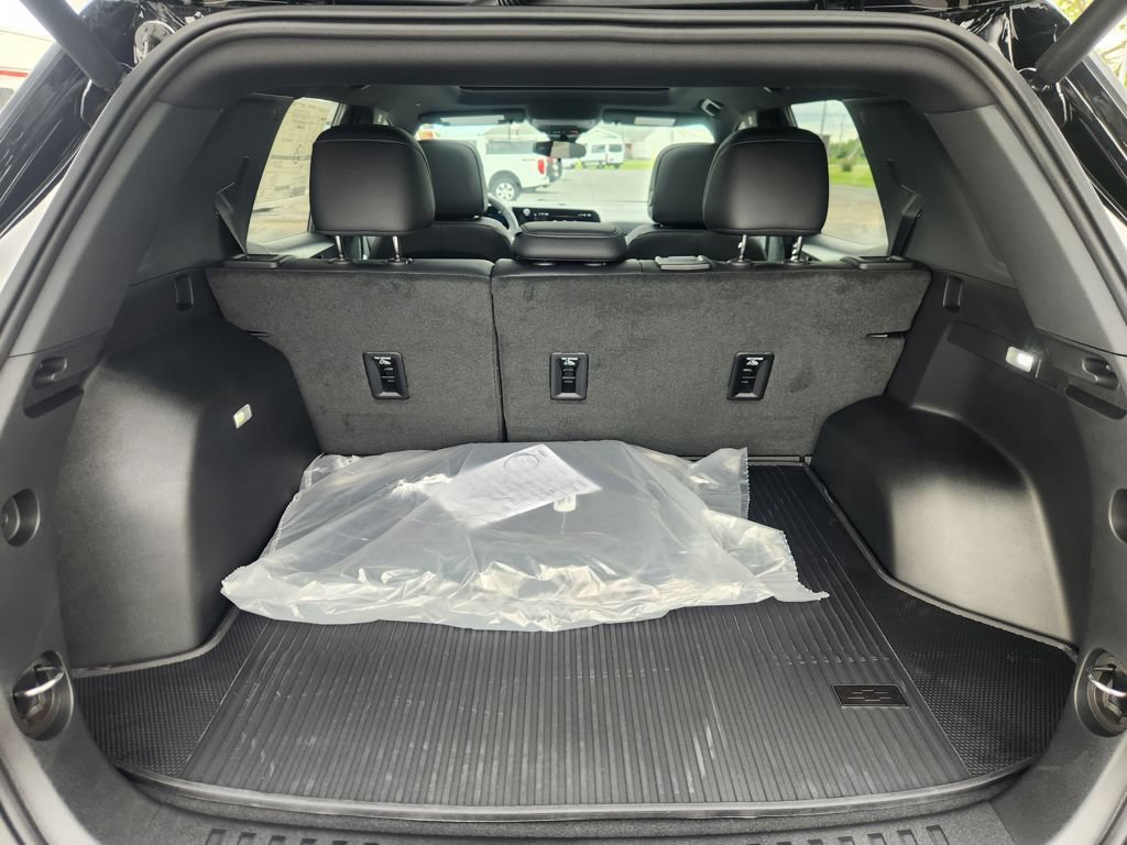 New 2026 Chevrolet Equinox LT w/ Convenience Package II FWD image 32