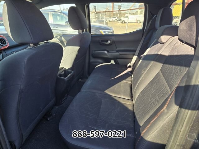 Used 2016 Toyota Tacoma TRD Sport w/ Towing Package image 10