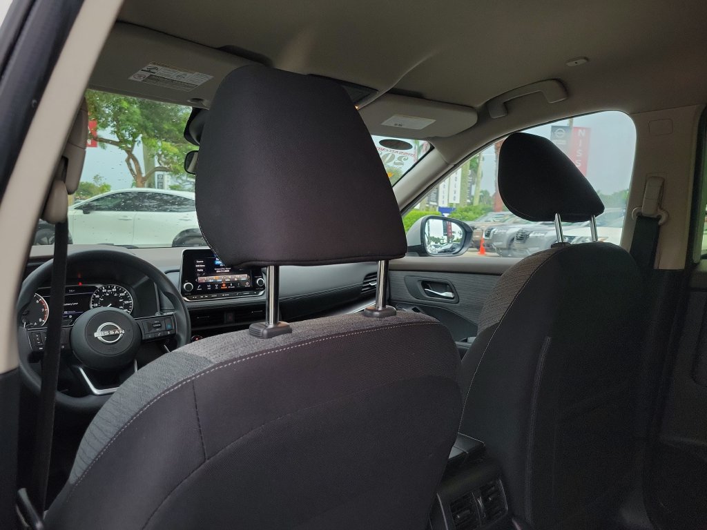 Certified 2023 Nissan Rogue SV FWD image 13