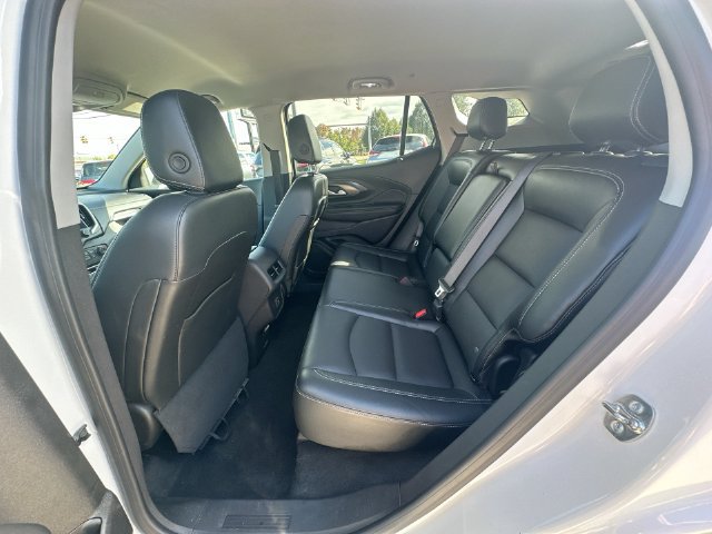 Used 2024 GMC Terrain SLT AWD/4WD image 35