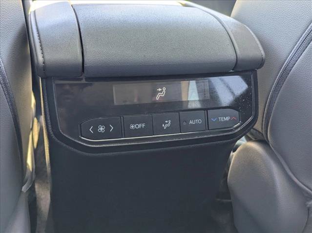 Certified 2023 Toyota Highlander XLE AWD/4WD image 17
