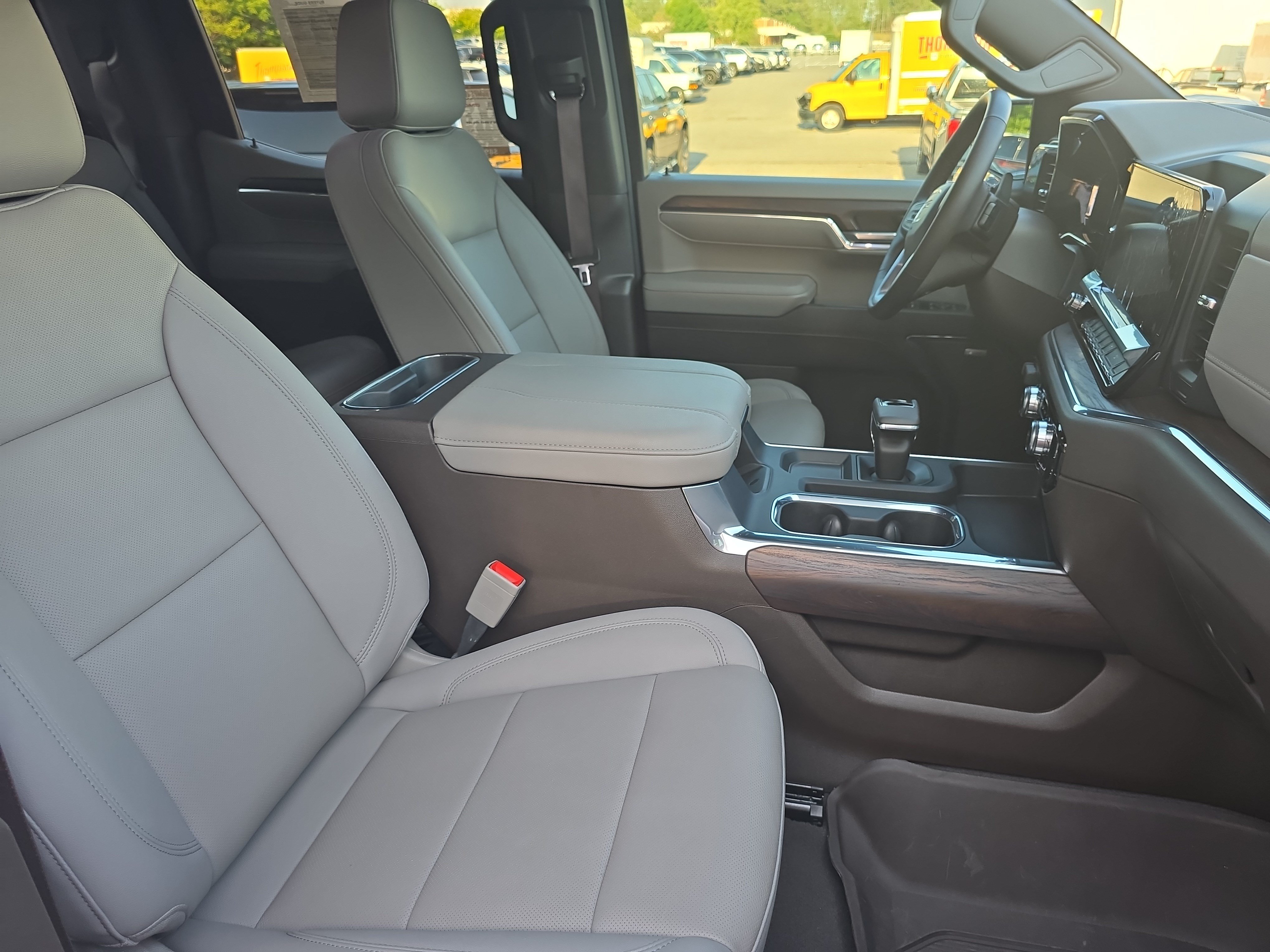 Used 2024 GMC Sierra 1500 SLT w/ SLT Premium Plus Package AWD/4WD image 10