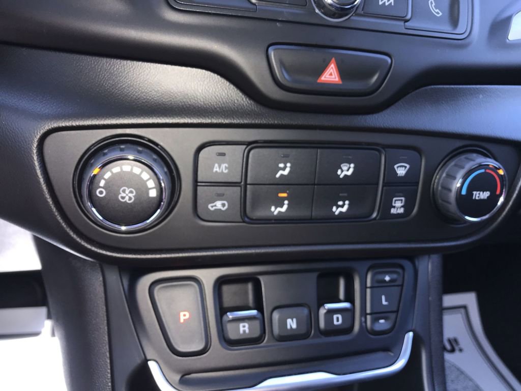 Used 2020 GMC Terrain SLE FWD image 18