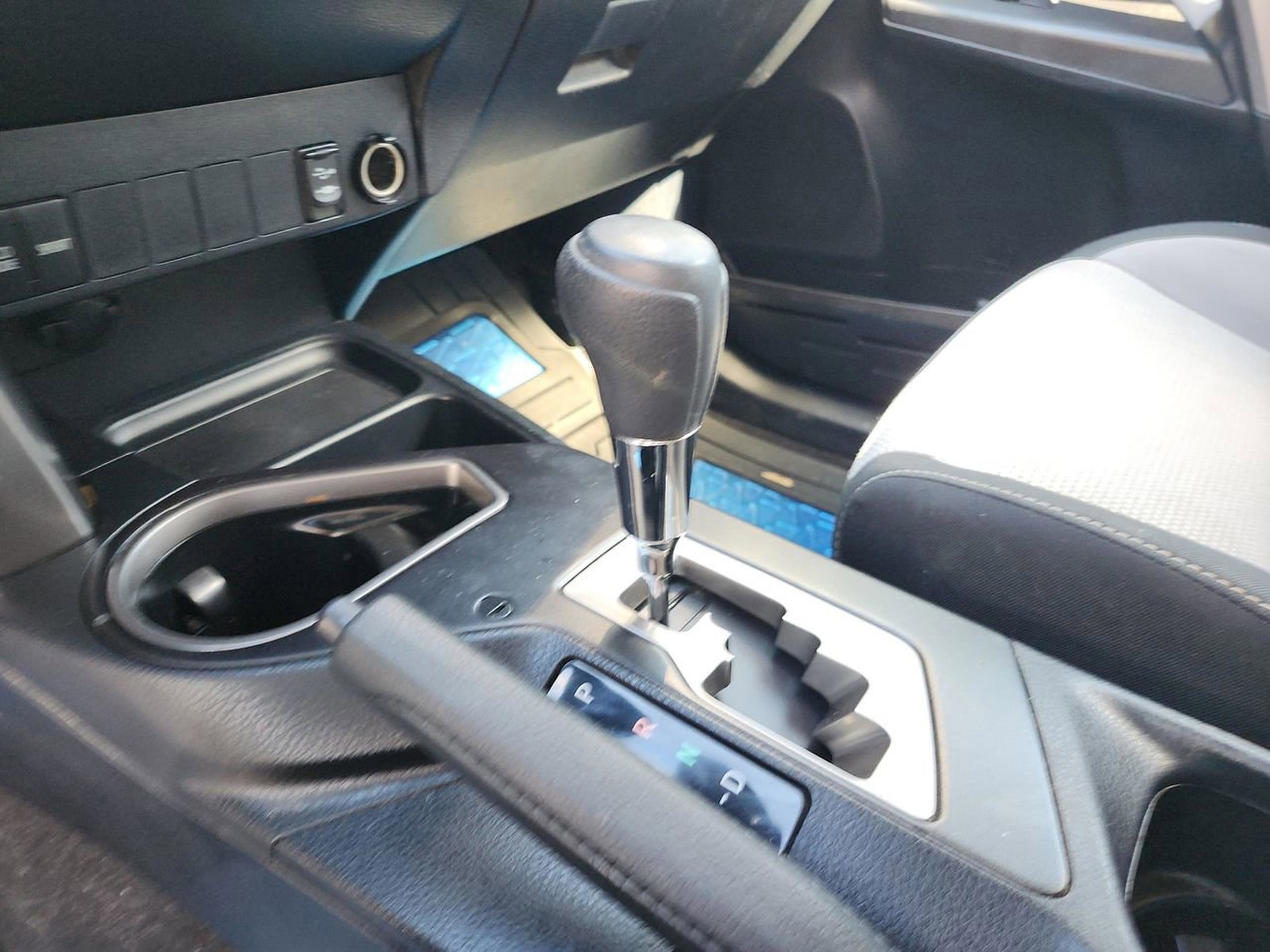 Used 2018 Toyota RAV4 XLE image 15