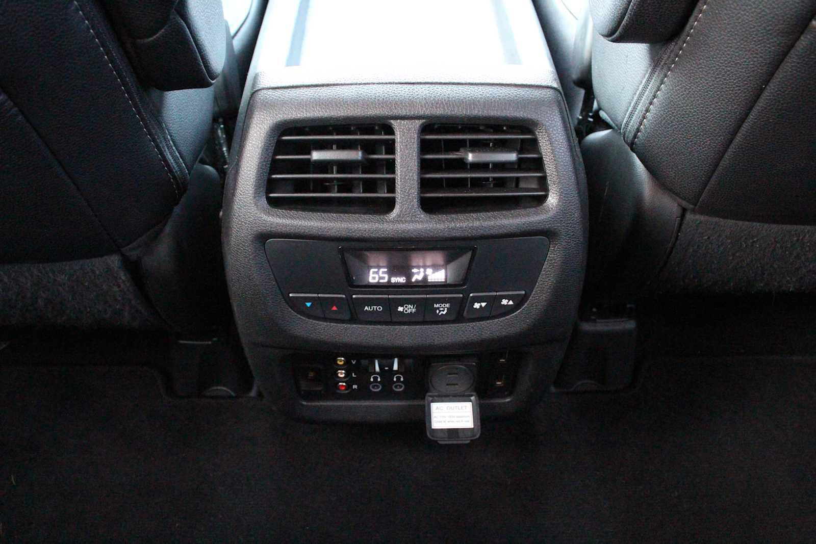 Used 2017 Honda Pilot Touring image 31