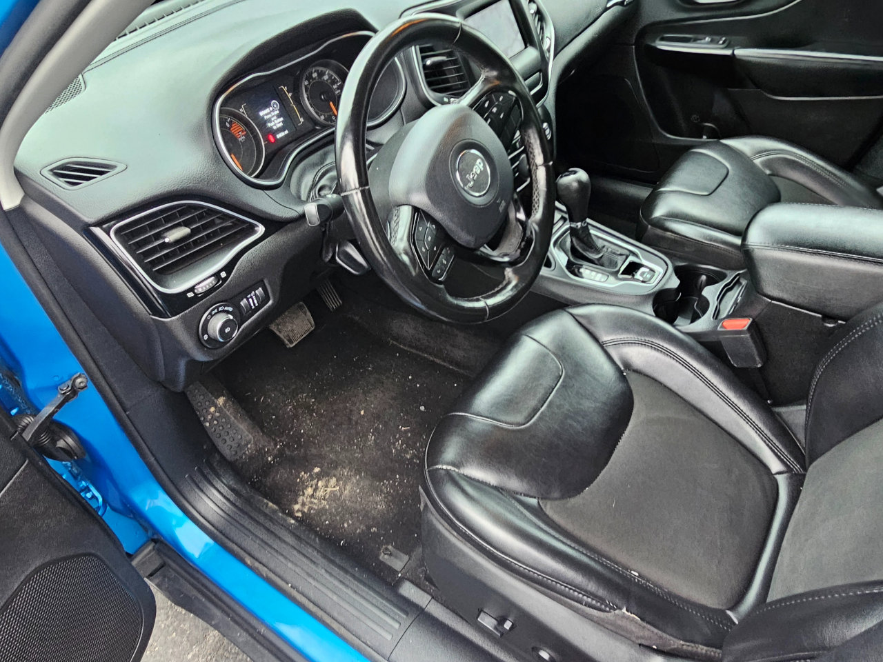 Used 2020 Jeep Cherokee Latitude Plus image 5