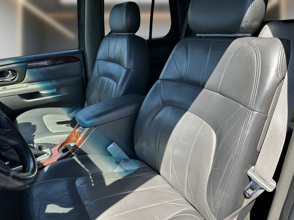 Used 2004 GMC Envoy SLT image 7