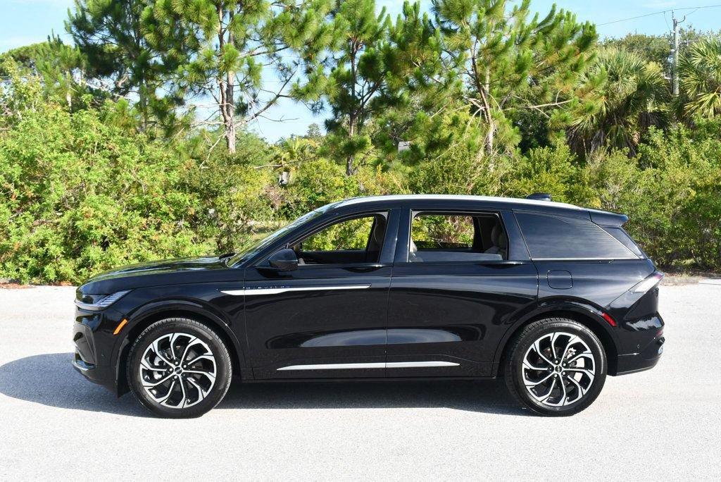 Used 2024 Lincoln Nautilus Reserve w/ Equipment Group 203A AWD/4WD image 28