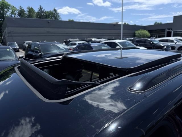 Used 2025 Jeep Grand Cherokee Summit AWD/4WD image 11