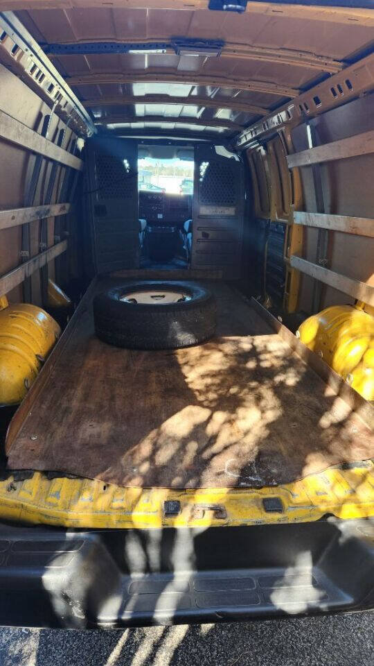 Used 2012 GMC Savana 2500 Extended RWD image 13
