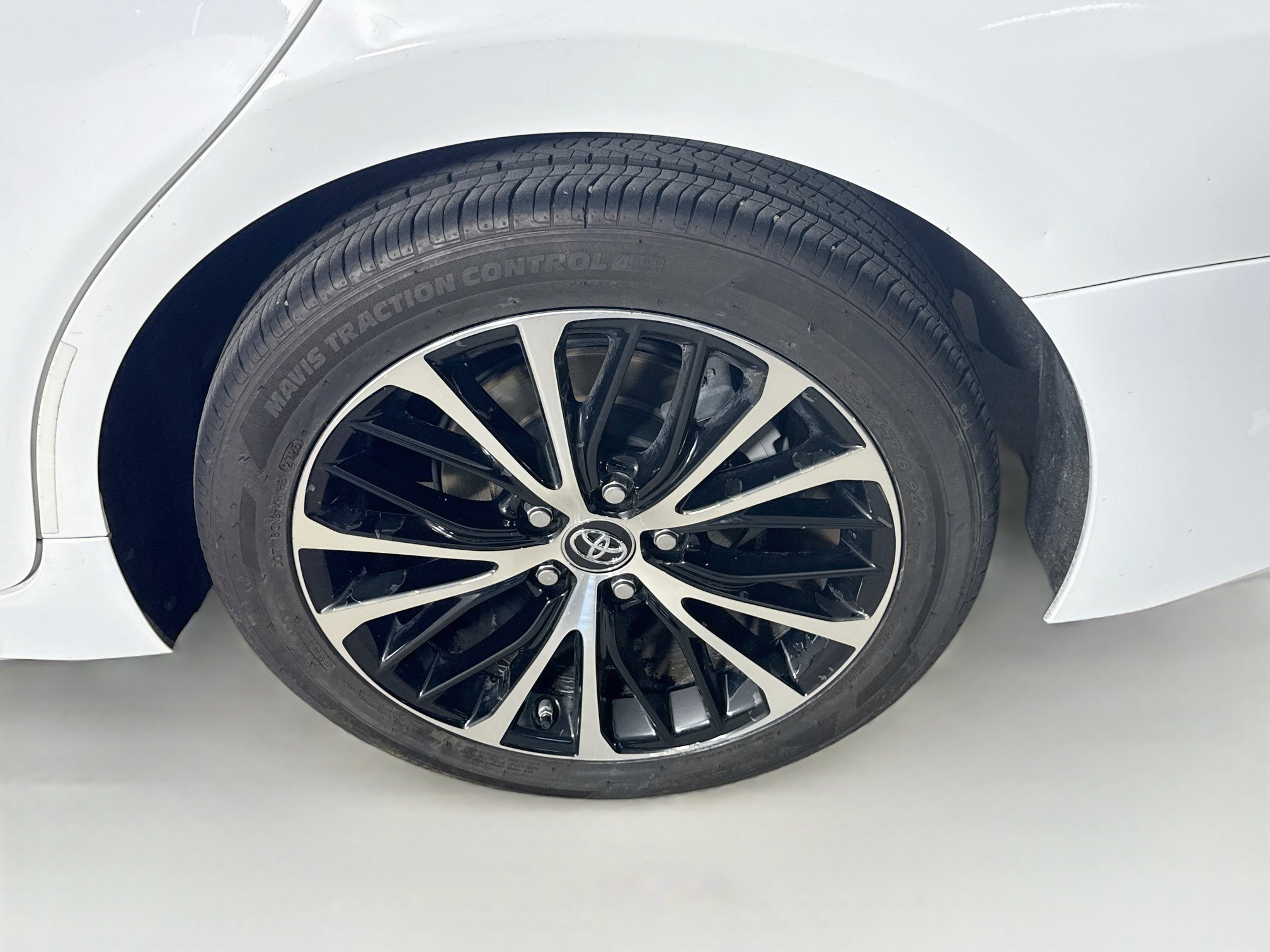 Used 2019 Toyota Camry SE FWD image 35