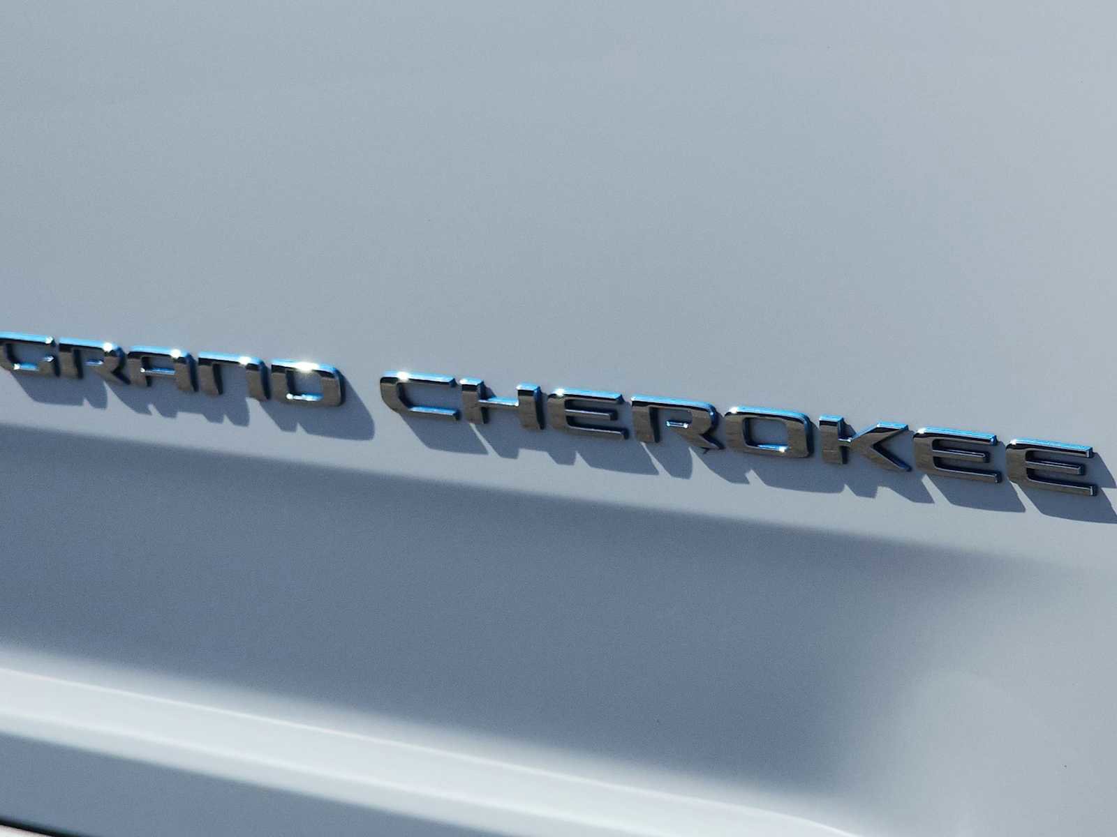 Used 2023 Jeep Grand Cherokee 4WD 4xe image 11