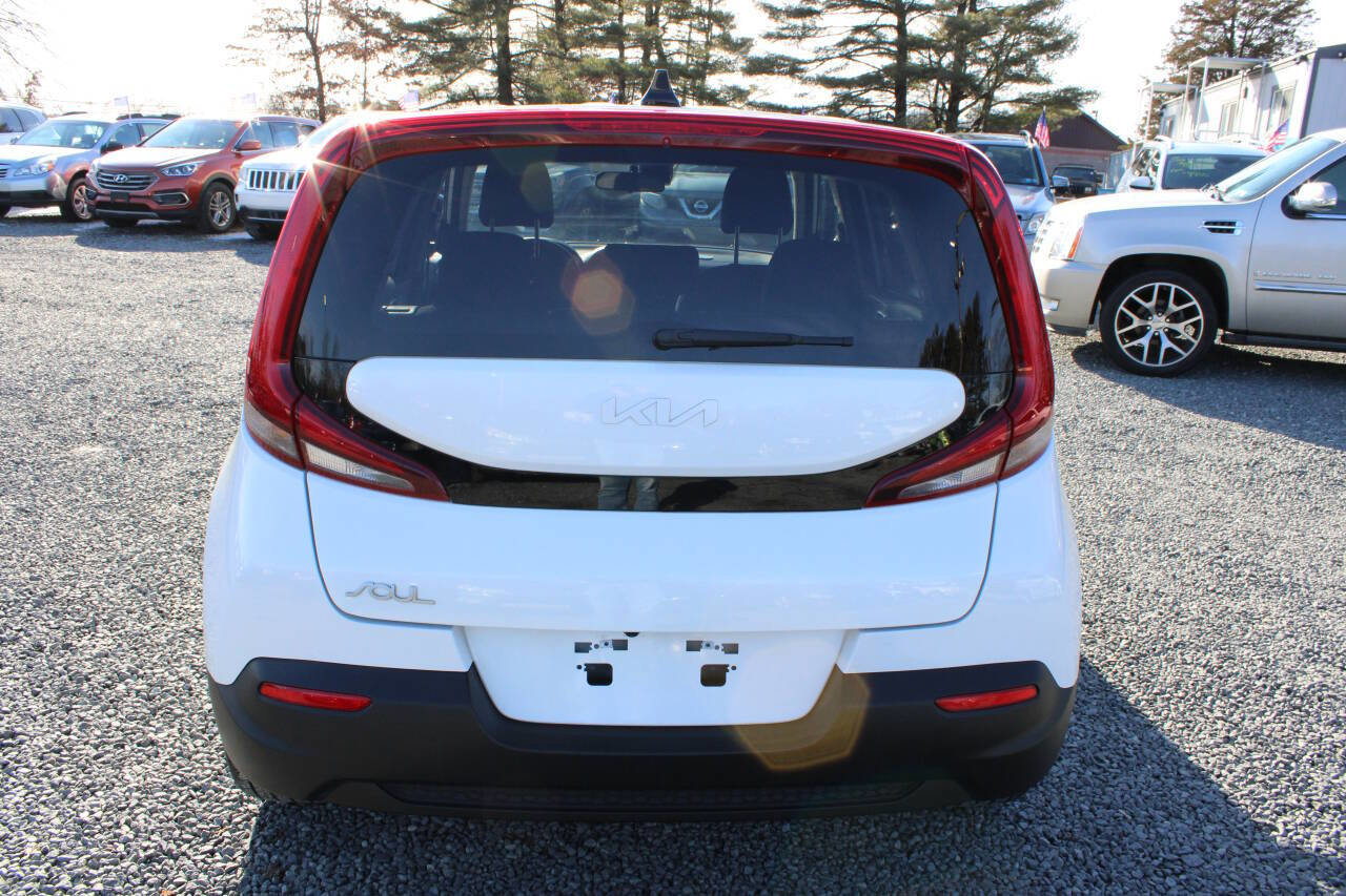 Used 2022 Kia Soul LX w/ Technology Package image 8